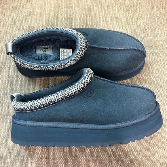 UGG Shoes - Like New! UGG TAZZ Platform Slipper Desert Blue Size 9